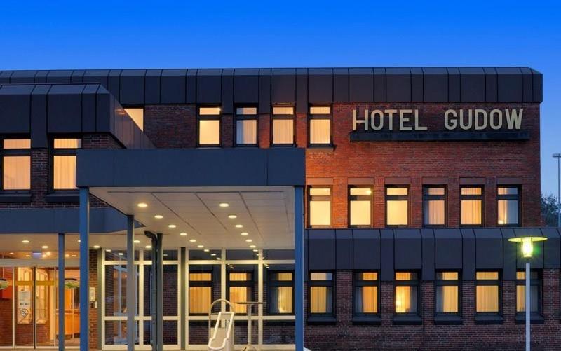 Autobahnhotel Гудов Экстерьер фото
