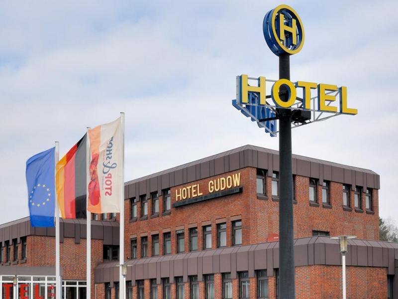 Autobahnhotel Гудов Экстерьер фото